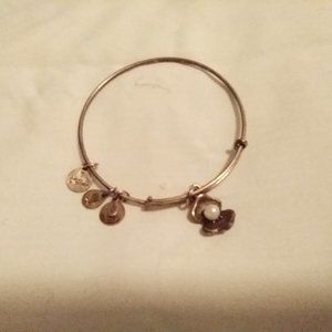 Alex and Ani Silvertone Adjustable Pearl Clamshell Charm Bracelet